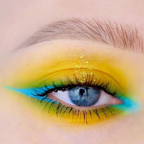Urban Decay x Smiley Mucho Happy Mini Palette - Picture 5 of 11